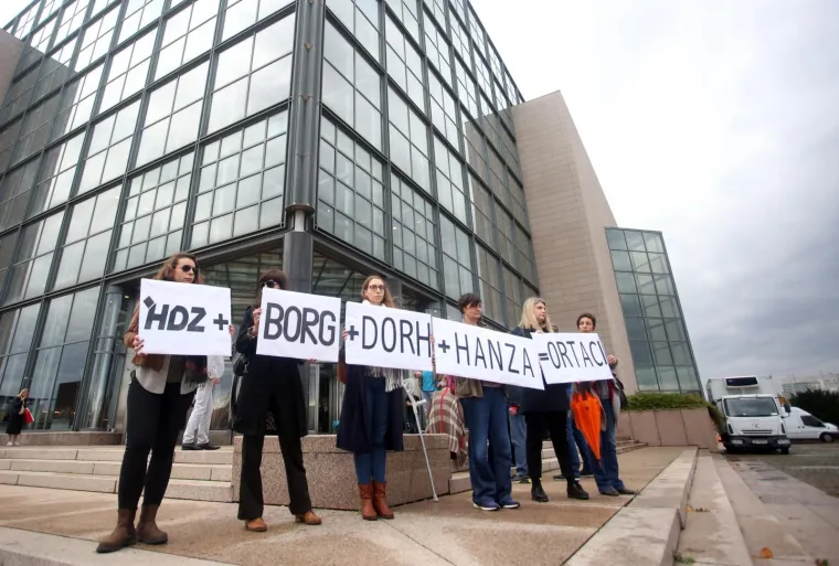 'Proračun sam sisala, knjigu sam napisala': Prosvjed dok Martina Dalić predstavlja svoju knjigu o Agrokoru