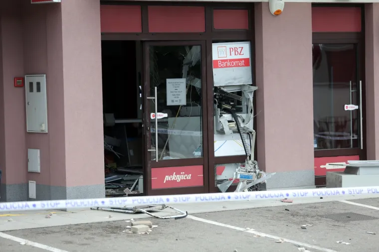 U ranim jutarnjim satima u Rijeci je raznesen bankomat u mjestu Čavle