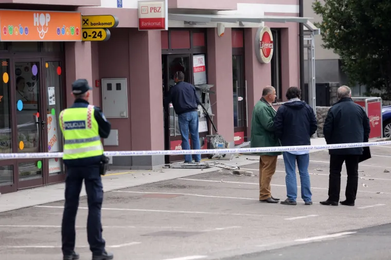 U ranim jutarnjim satima u Rijeci je raznesen bankomat u mjestu Čavle