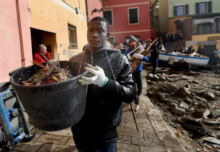 Nevrijeme poharalo Europu: U Italiji 10 mrtvih, zbog snijega u Austriji i Francuskoj tisuće ljudi bez struje