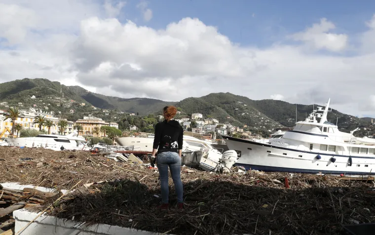 Nevrijeme poharalo Europu: U Italiji 10 mrtvih, zbog snijega u Austriji i Francuskoj tisuće ljudi bez struje