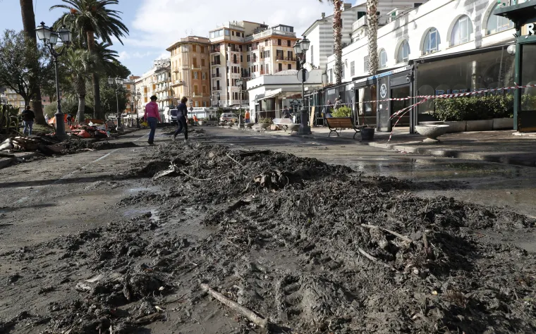 Nevrijeme poharalo Europu: U Italiji 10 mrtvih, zbog snijega u Austriji i Francuskoj tisuće ljudi bez struje