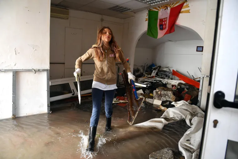 Nevrijeme poharalo Europu: U Italiji 10 mrtvih, zbog snijega u Austriji i Francuskoj tisuće ljudi bez struje