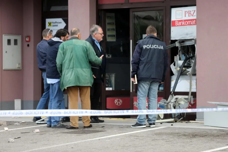 EKSPLOZIJA NA GROBNIKU: Usred noći digli u zrak bankomat i odnijeli pozamašan plijen