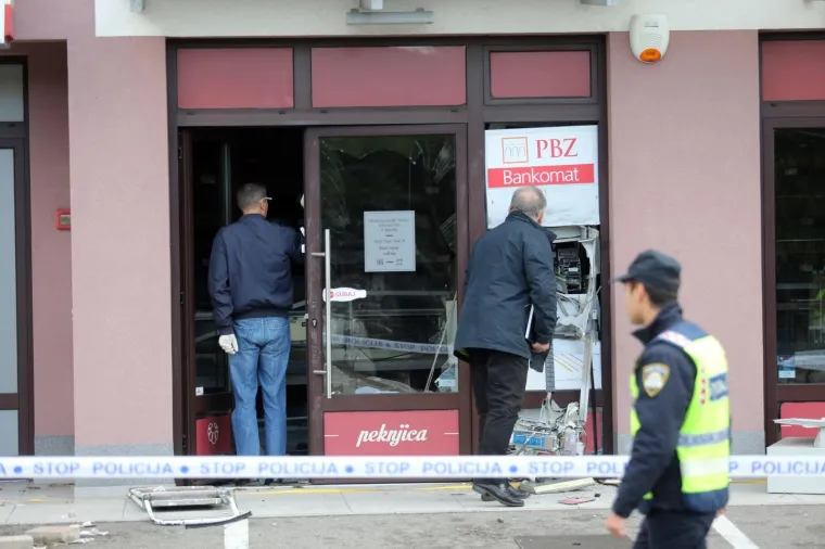EKSPLOZIJA NA GROBNIKU: Usred noći digli u zrak bankomat i odnijeli pozamašan plijen