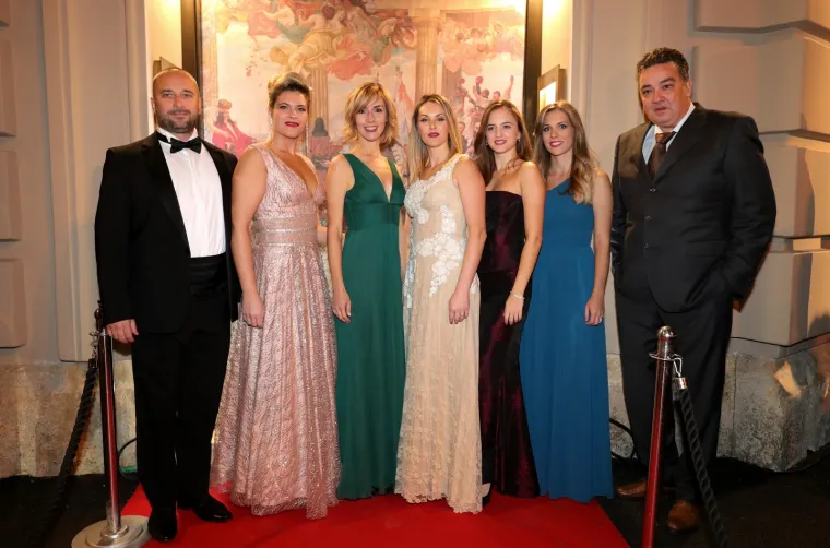 PONOVNO OTVORENA KULTNA KAVANA: Zagrebačka elita pohrlila u preuređeni Kavkaz, evo tko se sve pojavio