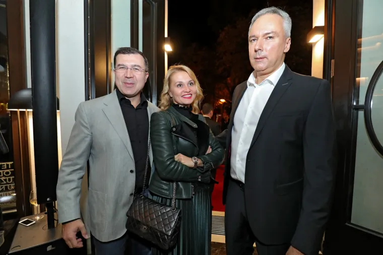 PONOVNO OTVORENA KULTNA KAVANA: Zagrebačka elita pohrlila u preuređeni Kavkaz, evo tko se sve pojavio