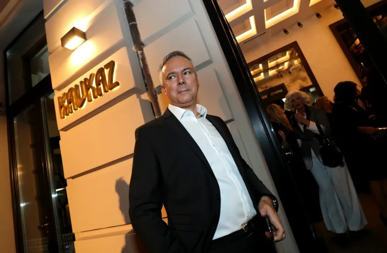 PONOVNO OTVORENA KULTNA KAVANA: Zagrebačka elita pohrlila u preuređeni Kavkaz, evo tko se sve pojavio