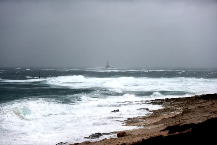 Pogledajte dramatične fotografije orkanskog nevrijemena koje se obru&scaron;ilo se na Hrvatsku