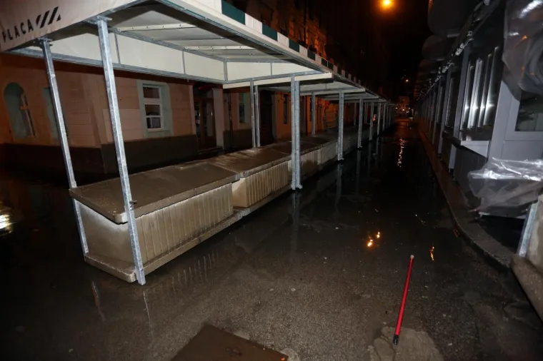 Pogledajte dramatične fotografije orkanskog nevrijemena koje se obru&scaron;ilo se na Hrvatsku