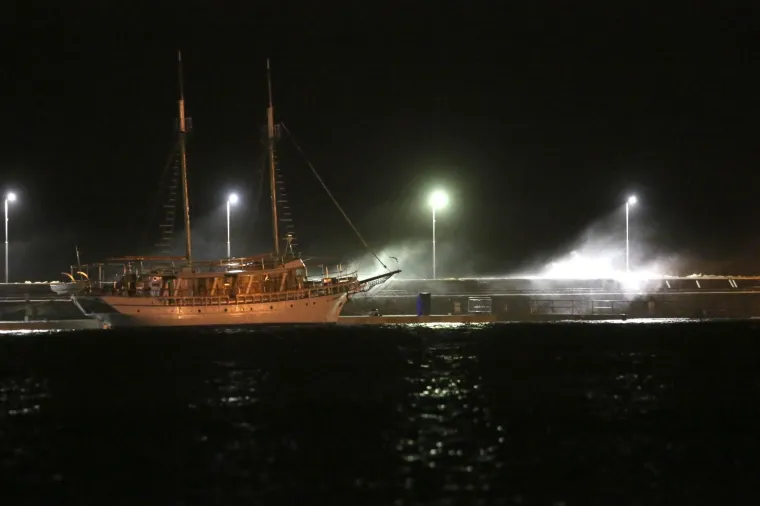 Pogledajte dramatične fotografije orkanskog nevrijemena koje se obru&scaron;ilo se na Hrvatsku