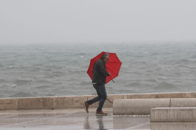 Pogledajte dramatične fotografije orkanskog nevrijemena koje se obru&scaron;ilo se na Hrvatsku