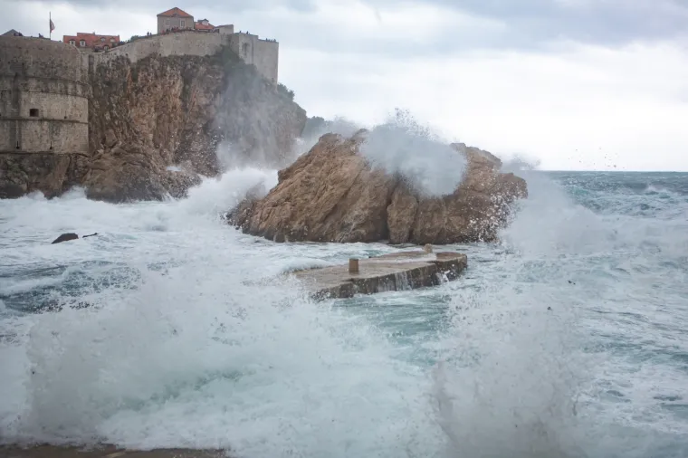 Pogledajte dramatične fotografije orkanskog nevrijemena koje se obru&scaron;ilo se na Hrvatsku
