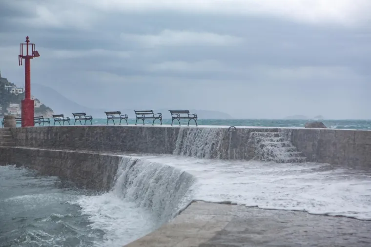 Pogledajte dramatične fotografije orkanskog nevrijemena koje se obru&scaron;ilo se na Hrvatsku