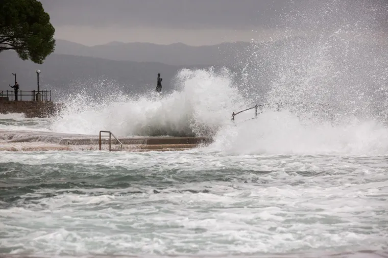 Pogledajte dramatične fotografije orkanskog nevrijemena koje se obru&scaron;ilo se na Hrvatsku