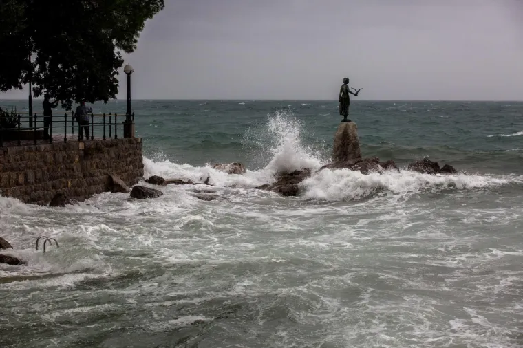 Pogledajte dramatične fotografije orkanskog nevrijemena koje se obru&scaron;ilo se na Hrvatsku
