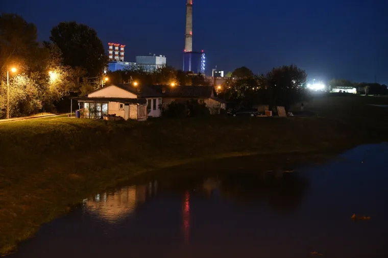 Izlila se Sava u Zagrebu: Do izlijevanja do&scaron;lo kod Mosta mladosti prema Zapruđu i Borovju