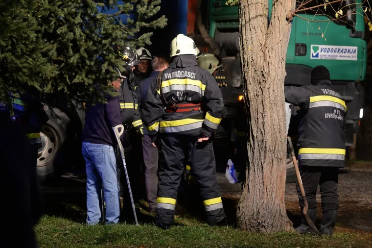 U Općini Cestica, koja se nalazi uz samu granicu s Republikom Slovenijom, do&scaron;lo je do izlijevanja rijeke Drave a poplava prijeti mjestima Lovrečan Otok i Brezje u toj općini.