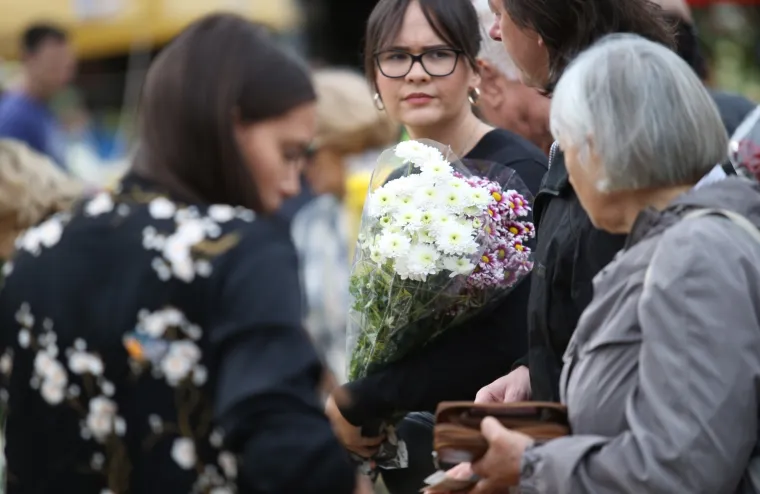 Građani na grobljima