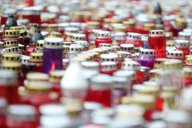 Građani na grobljima