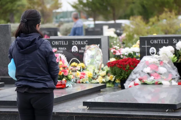 Građani na grobljima