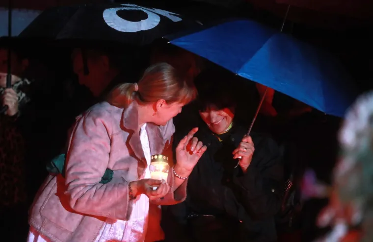 FOTOGALERIJA S MIROGOJA: Tisuće svijeća za najmilije upaljene u noći na blagdan Svih svetih