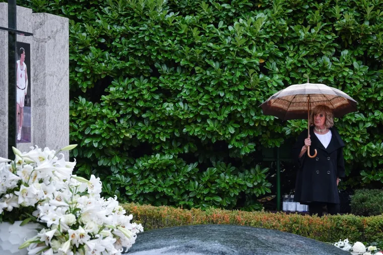 Na blagdan Svih svetih građani su se prisjetili hrvatskih velikana te na njihovim grobovima zapalili svijeće.