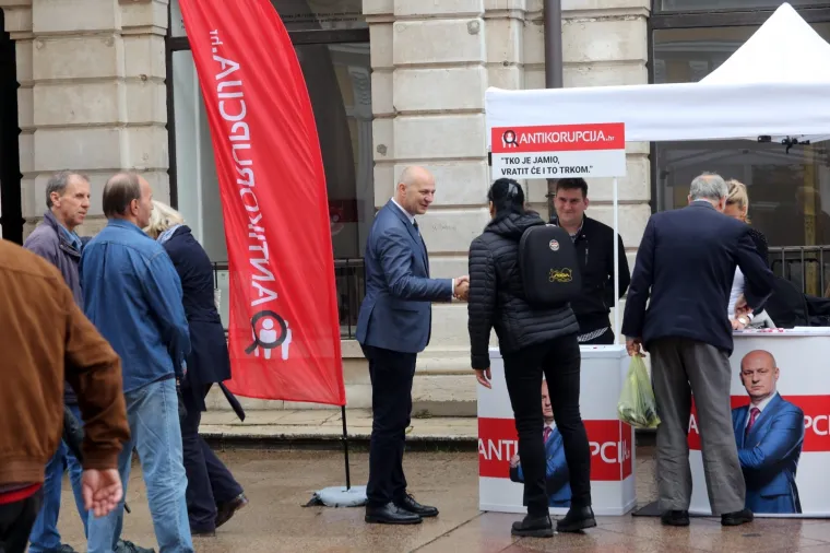 Mislav Kolaku&scaron;ić