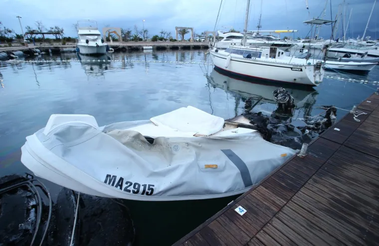 &Scaron;OK U DALMACIJI: Tijekom noći u Krvavici izbio požar i u potpunosti uni&scaron;tio tri broda