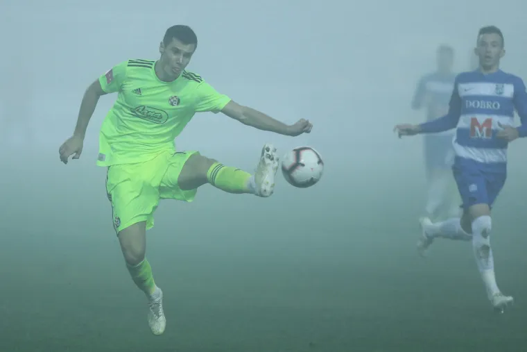 Dinamo u maglovitom Gradskom vrtu sru&scaron;io Osijek i učvrstio prvo mjesto