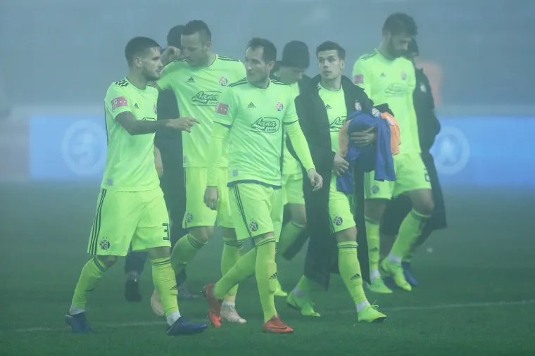 MAGLA SVUDA, MAGLA OKO NJIH: U ovakvim uvjetima odigrana je derbi utakmica u Osijeku