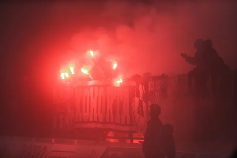 MAGLA SVUDA, MAGLA OKO NJIH: U ovakvim uvjetima odigrana je derbi utakmica u Osijeku