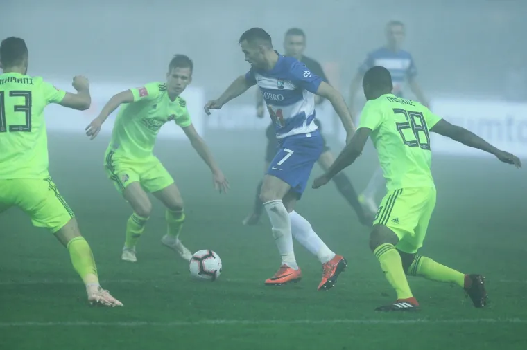 MAGLA SVUDA, MAGLA OKO NJIH: U ovakvim uvjetima odigrana je derbi utakmica u Osijeku
