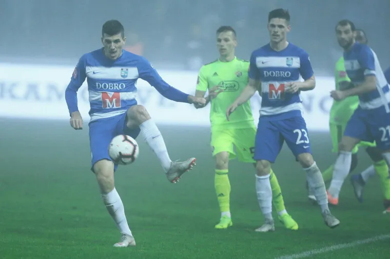 MAGLA SVUDA, MAGLA OKO NJIH: U ovakvim uvjetima odigrana je derbi utakmica u Osijeku