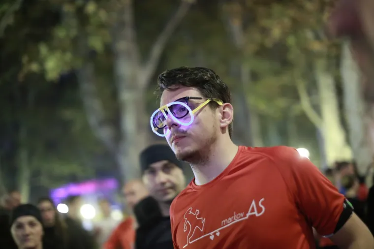 Dru&scaron;tvo sportske rekreacije AKTIVAN ŽIVOT u suradnji s Gradskim uredom za zdravstvo grada Zagreba povodom obilježavanja &ldquo;Mjeseca borbe protiv ovisnosti&rdquo; organiziralo je gradsku noćnu uličnu atletsku utrku 7. Zagrebački noćni cener.