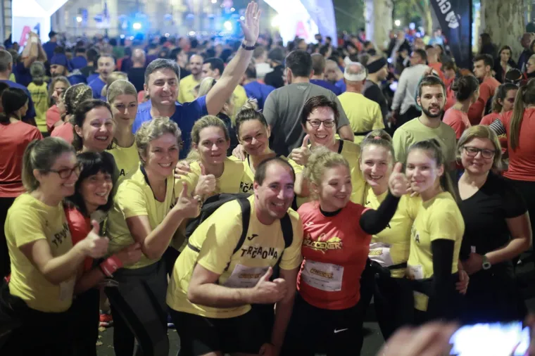 Dru&scaron;tvo sportske rekreacije AKTIVAN ŽIVOT u suradnji s Gradskim uredom za zdravstvo grada Zagreba povodom obilježavanja &ldquo;Mjeseca borbe protiv ovisnosti&rdquo; organiziralo je gradsku noćnu uličnu atletsku utrku 7. Zagrebački noćni cener.