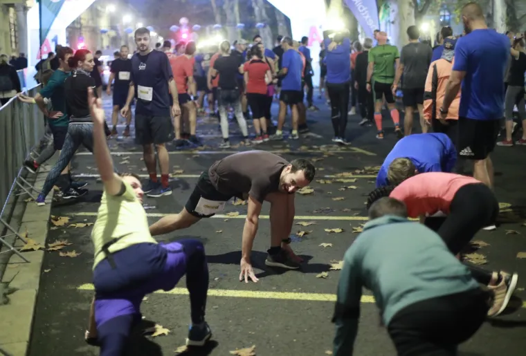 Dru&scaron;tvo sportske rekreacije AKTIVAN ŽIVOT u suradnji s Gradskim uredom za zdravstvo grada Zagreba povodom obilježavanja &ldquo;Mjeseca borbe protiv ovisnosti&rdquo; organiziralo je gradsku noćnu uličnu atletsku utrku 7. Zagrebački noćni cener.