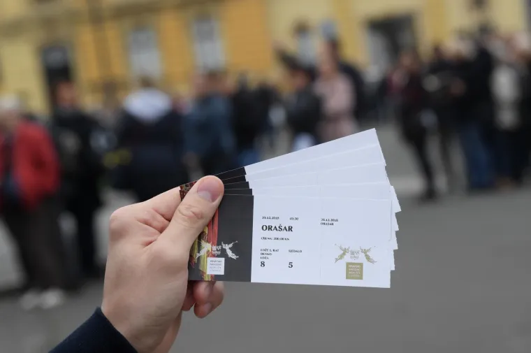 ZAGREB VOLI BALET: Golemi redovi za Orašara ispred HNK to su još jednom dokazali
