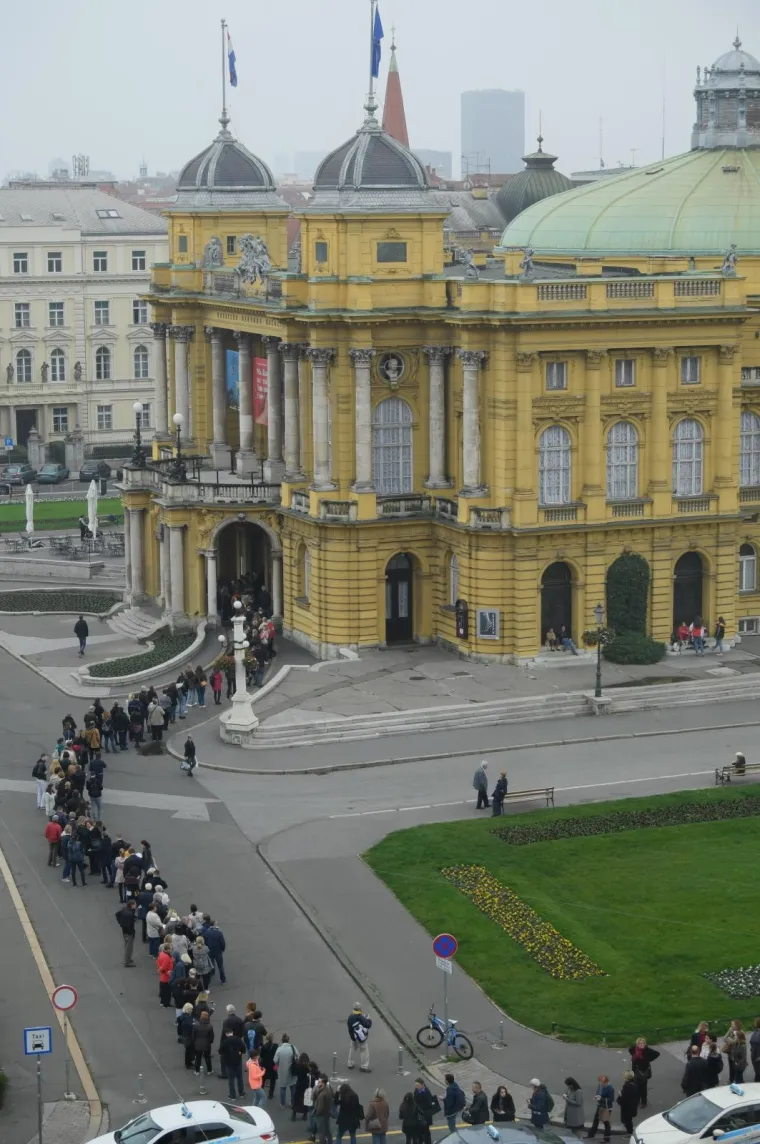 ZAGREB VOLI BALET: Golemi redovi za Orašara ispred HNK to su još jednom dokazali