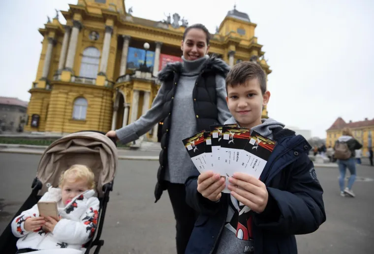ZAGREB VOLI BALET: Golemi redovi za Ora&scaron;ara ispred HNK to su jo&scaron; jednom dokazali