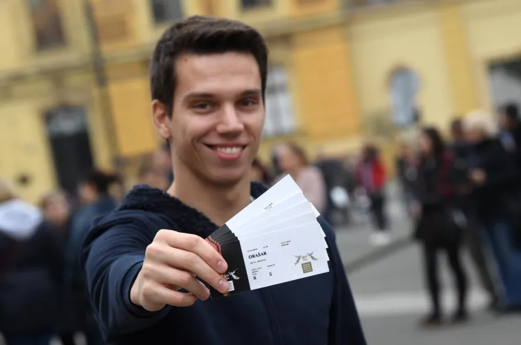 ZAGREB VOLI BALET: Golemi redovi za Ora&scaron;ara ispred HNK to su jo&scaron; jednom dokazali