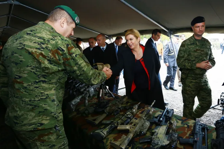 Predsjednica obi&scaron;la vježbu vojnih pasa povodom obljetnice Tigrova