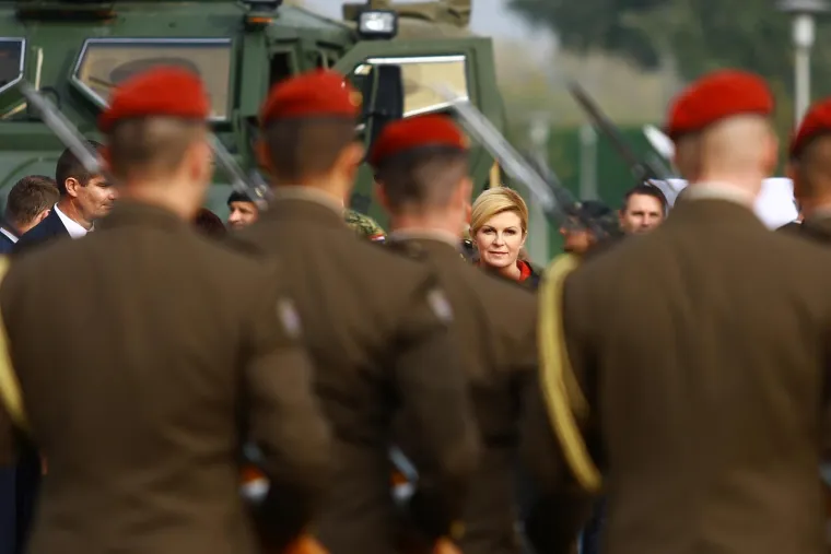 Predsjednica obi&scaron;la vježbu vojnih pasa povodom obljetnice Tigrova