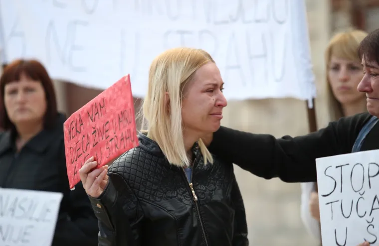 Prosvjed ispred O&Scaron; Puči&scaron;ća