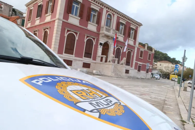 Prosvjed ispred O&Scaron; Puči&scaron;ća