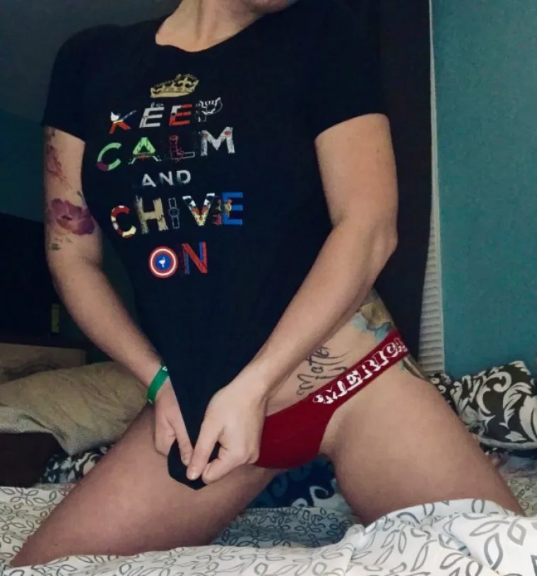 IZGLEDA DA NE ZNAJU BARATATI PERILICOM: To je jedino obja&scaron;njenje za&scaron;to im se odjeća toliko stisla da im sve ispada