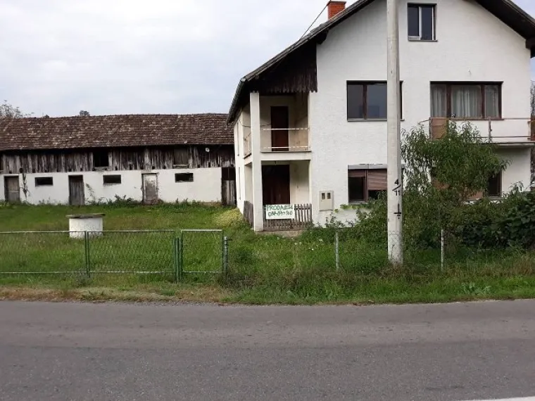 Kuća od 180 m2 s 5500 m2 zemlji&scaron;ta za 15.900 eura