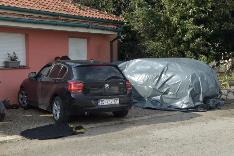 Eksplozija kod Zadra u rano jutro: Sinu lokalnog poduzetnika dignut u zrak skupocjeni 'jaguar'