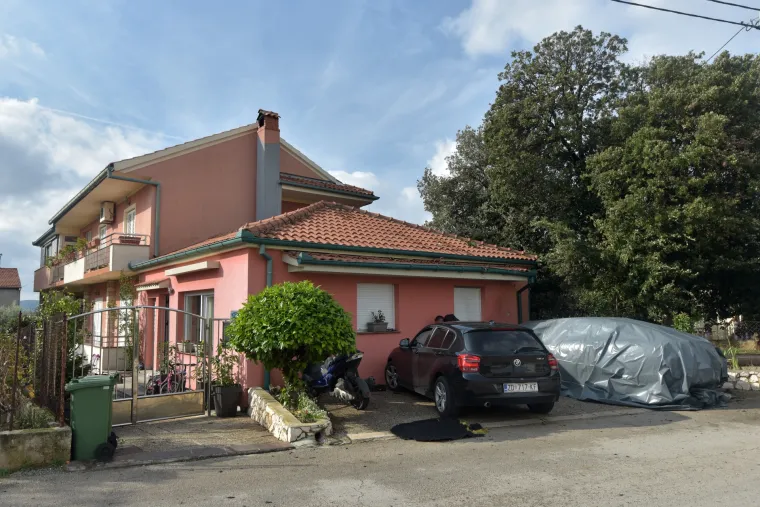 Eksplozija kod Zadra u rano jutro: Sinu lokalnog poduzetnika dignut u zrak skupocjeni 'jaguar'