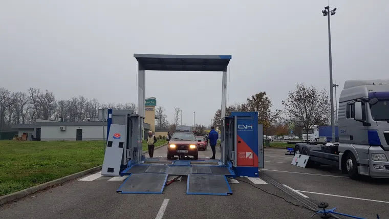 Policija je blokirala autocestu kod Karlovca